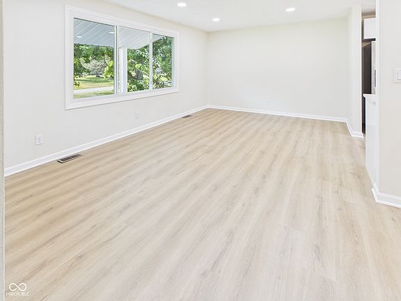5th image of 906 Whitmore St