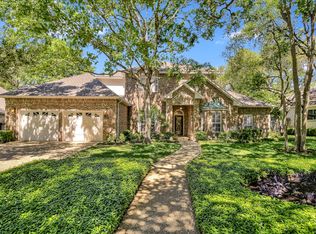 8 Inwood Ridge Dr, San Antonio, TX 78248