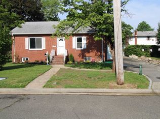 180 Newport Rd, Uniondale, NY 11553