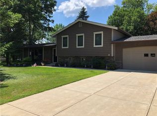 3900 Russett Dr, Broadview Heights, OH 44147