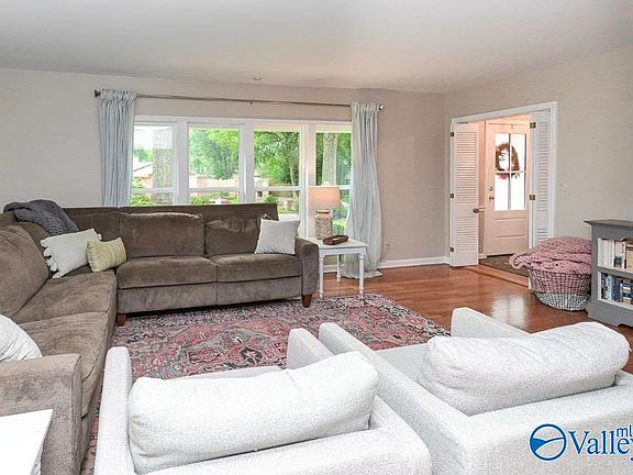 2nd image of 2107 Pennylane SE