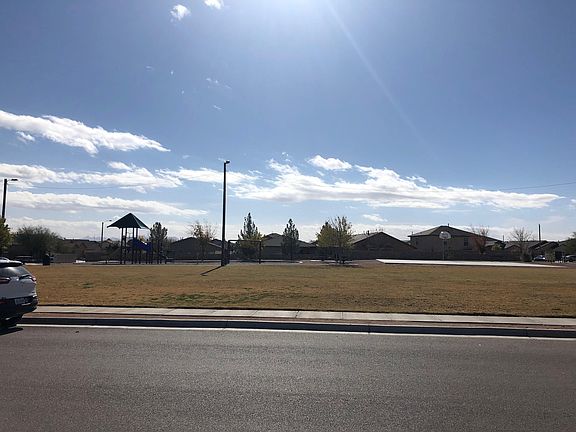 4th image of 5852 Megan St