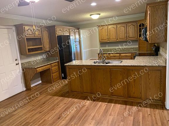 4th image of 191 Mountain Brook Dr
