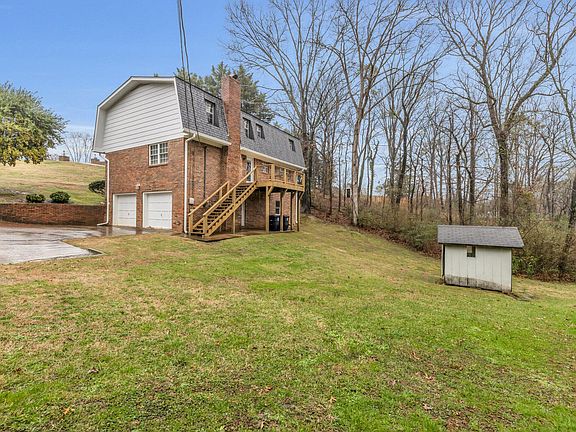3rd image of 1806 Glen Oaks Ter