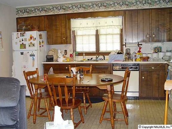 2nd image of 310 Dogwood Dr