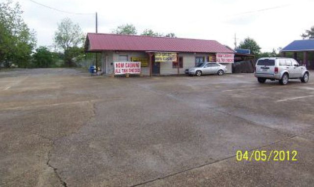 2nd image of 444 Saint Mary St