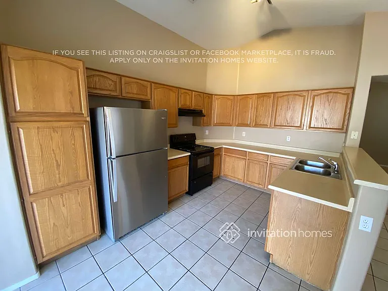 5142 W Fraktur Rd — Photo 3
