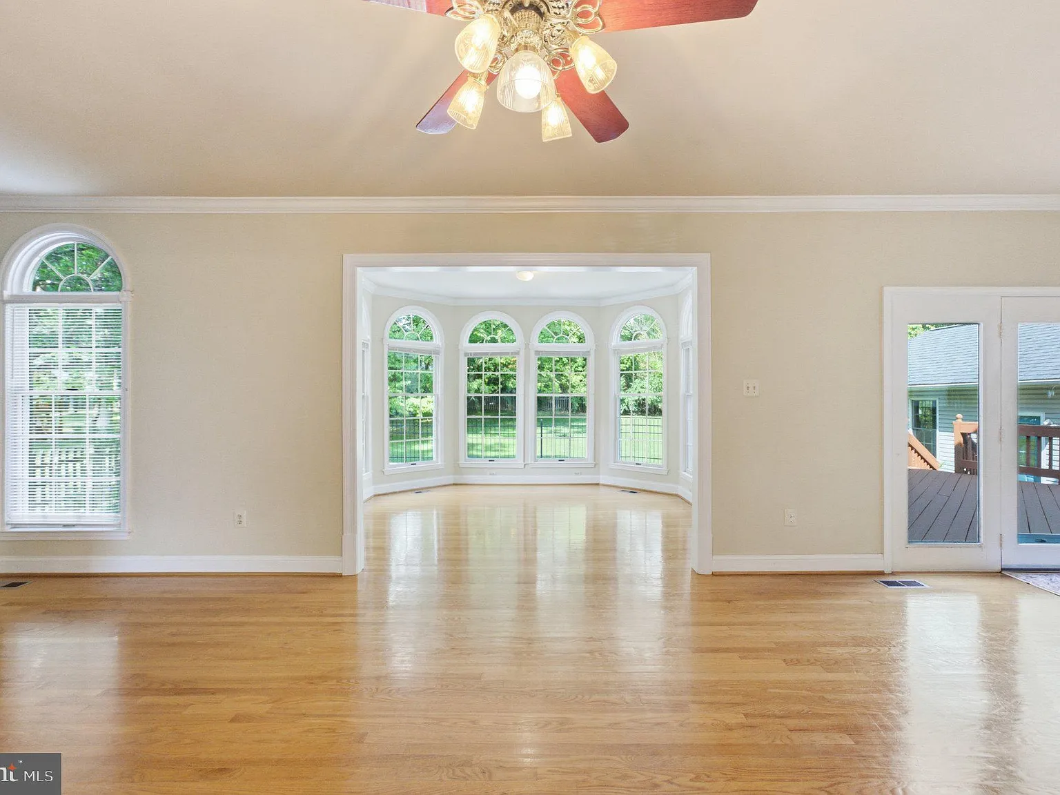 4 bed, 3.5 bath, 4542 sqft, $5,500 — Photo 3