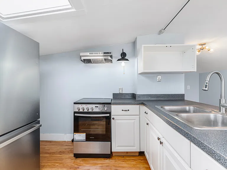 64 Rochambeau Ave #3 — Photo 2