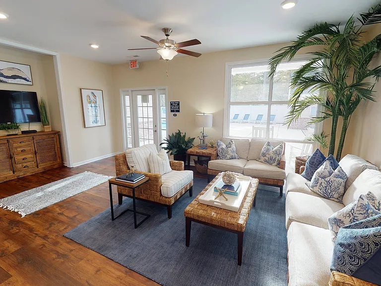 River Oaks Villas — Photo 9
