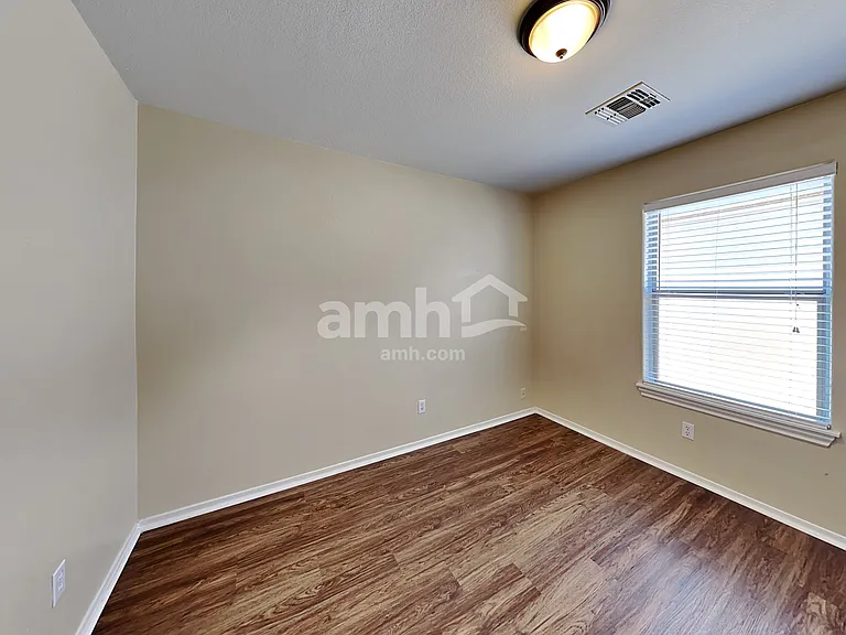 18526 W Valerie Dr — Photo 15
