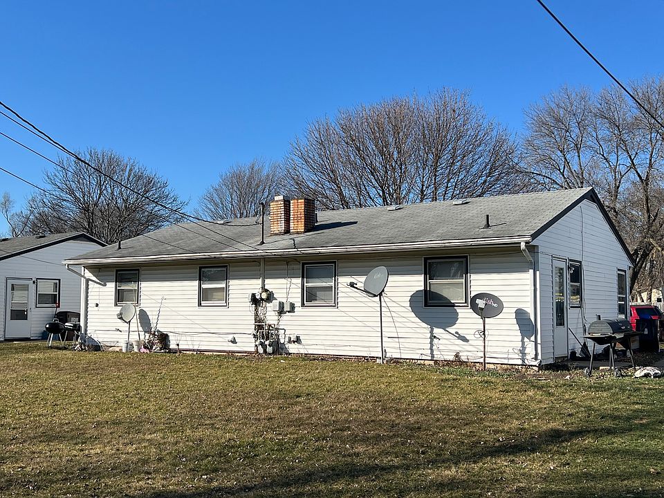 2nd image of 944-946 Garfield Dr