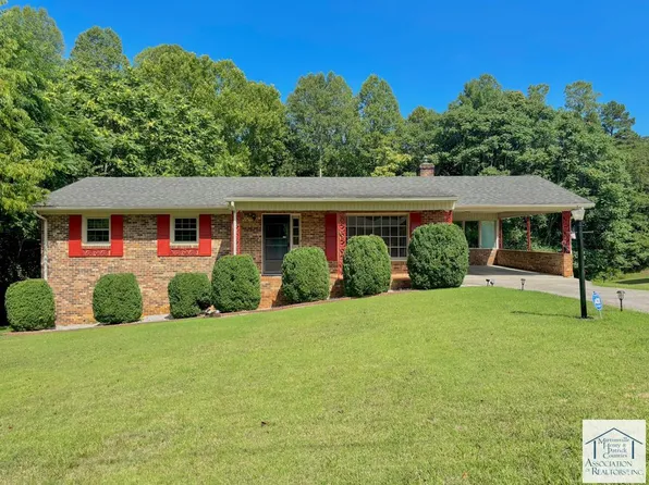 406 Chatmoss Court Ext, Martinsville, VA 24112