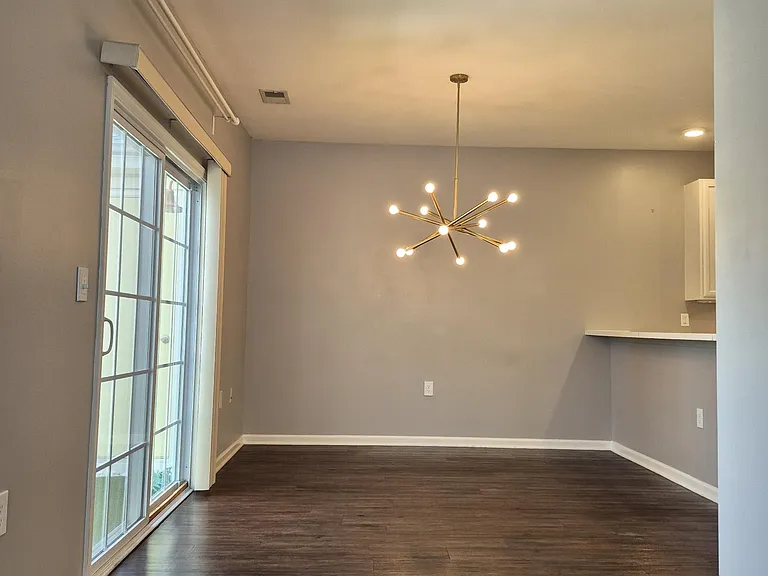 1325 Emsworth Dr — Photo 27