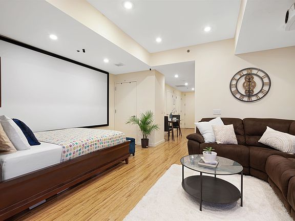 4th image of 232 Pavonia Ave APT 418