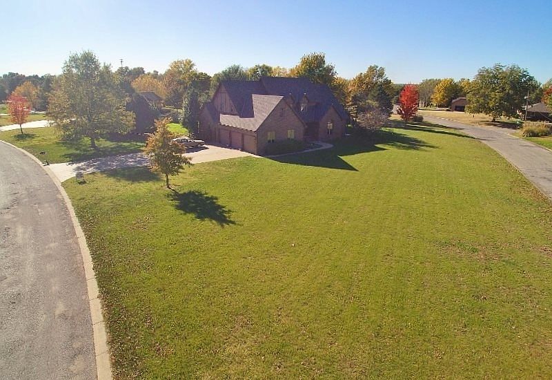 1st image of 31 W Crestway Dr