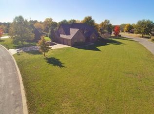31 W Crestway Dr, Wellington, KS 67152