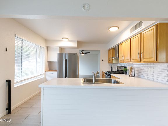 4th image of 14821 N 37TH Way