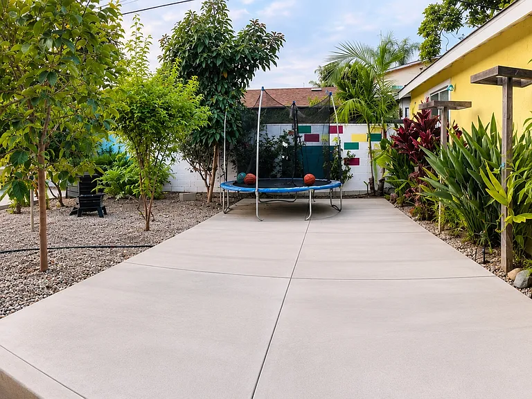 315 E McFarlane Dr — Photo 28