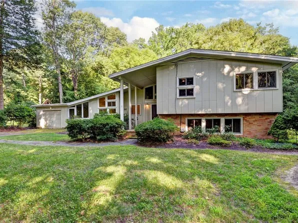 106 Yorkview Rd, Yorktown, VA 23692