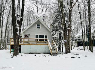 241 Trout Creek Dr, Pocono Lake, PA