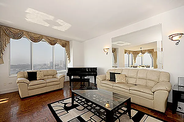 Rented by Markgraf Group Ltd | media 3