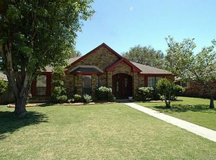 1906 Arbor Creek Dr, Carrollton, TX 75010