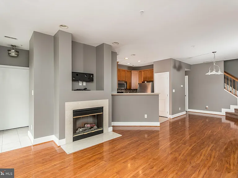 905 S Caroline St #3 — Photo 4