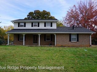 2305 Old Lewis Rd, Johnson City, TN 37601
