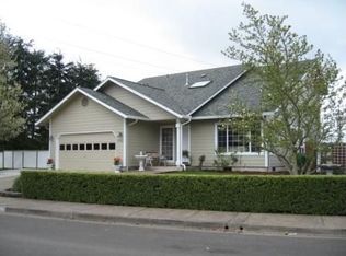 3790 Dorchester Ln, Eugene, OR 97404