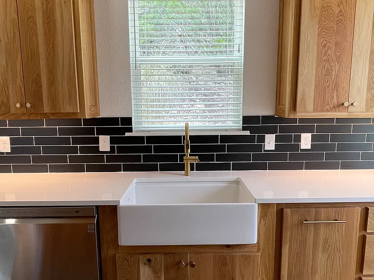 360 Hillside Dr — Photo 5