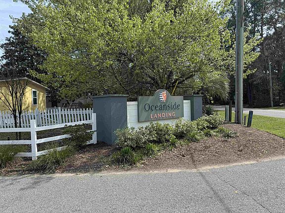 4th image of 15 Musket St.