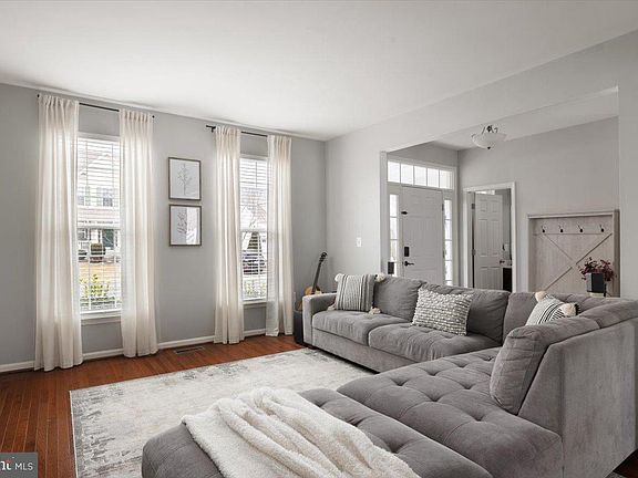 4th image of 17670 Cleveland Park Dr