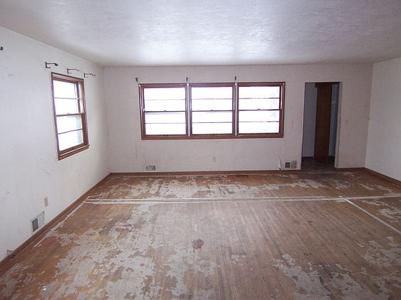3rd image of 325 W Clifton Ave