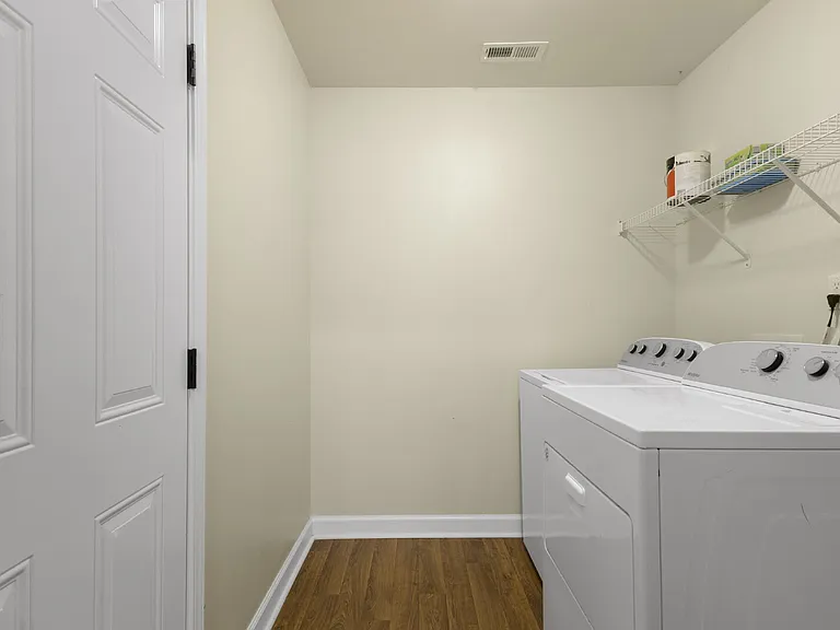 102 Bridgeport Dr — Photo 18