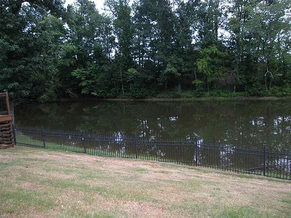 4th image of 155 Creek Side Dr
