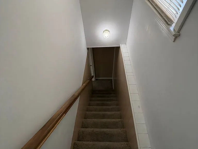 160 E Regent Dr — Photo 7