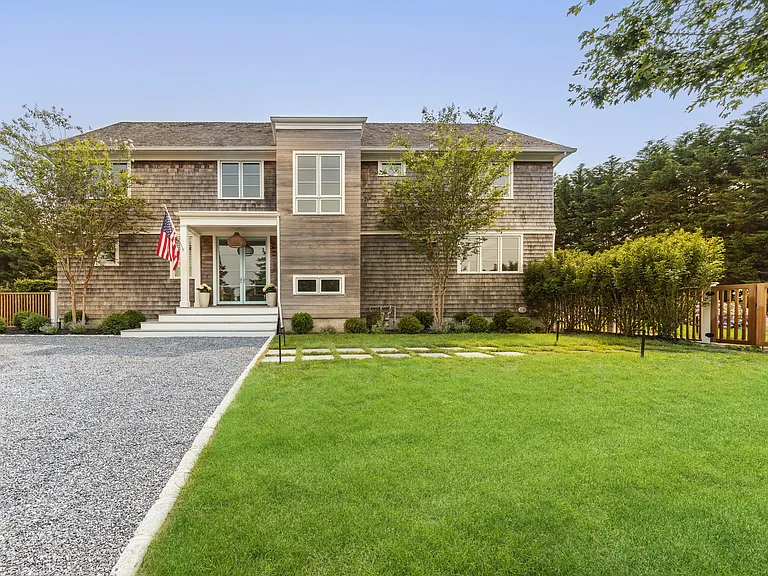 93 Redwood Rd — Photo 3