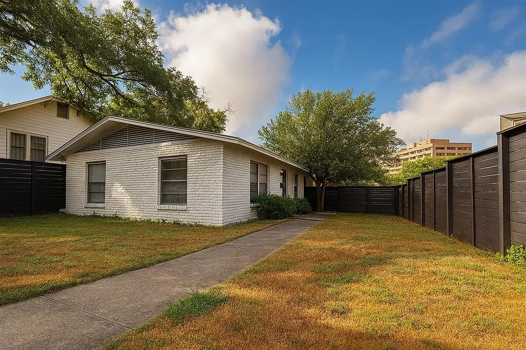 3 bed, 1050 sqft, $1,995 — Photo 1