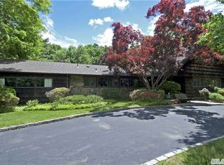 34 Artisan Ave, Huntington, NY 11743