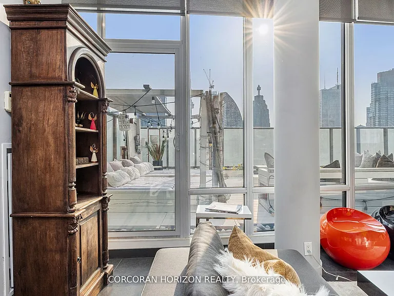 1 Market St #Penthouse 01 — Photo 2