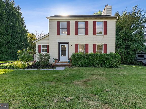 2nd image of 1 Hardy Ct