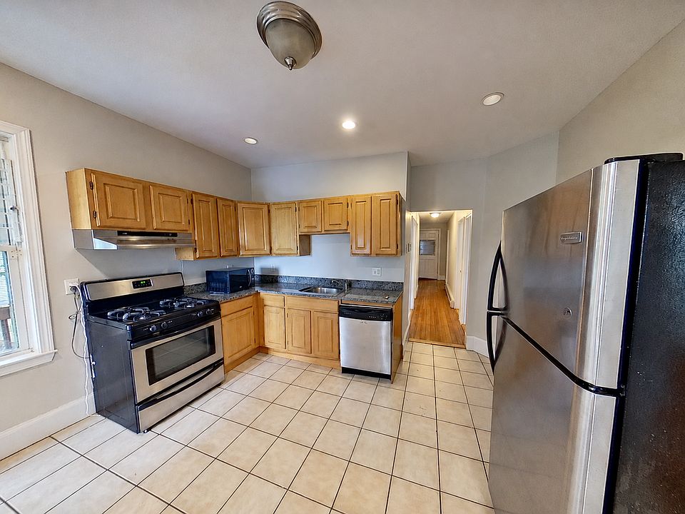 1st image of 22 Fisher Ave #U4