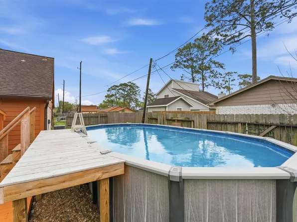 7307 Ironwood Ln, Baytown, TX 77521