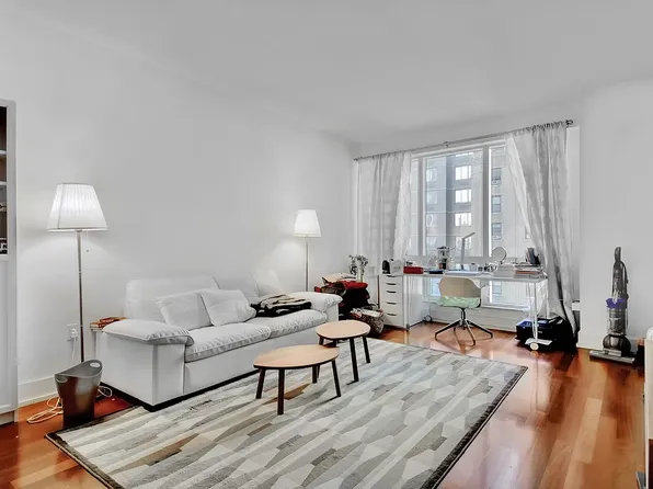 350 West 42nd Street image 1 of 5