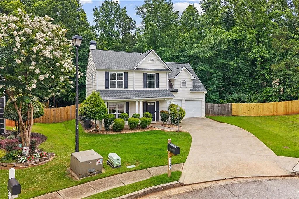 3 bed, 2.5 bath, 1951 sqft, $2,400 — Photo 3