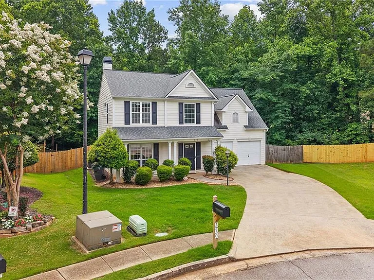 370 Manor Glen Dr — Photo 3