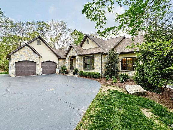 3rd image of 1275 Diamond Valley Dr