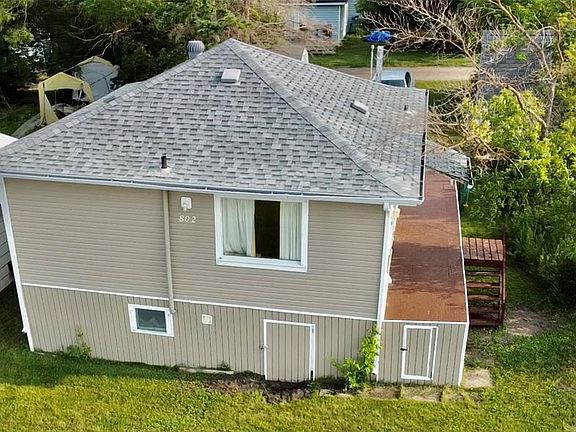 2nd image of 802 Lake AVENUE
