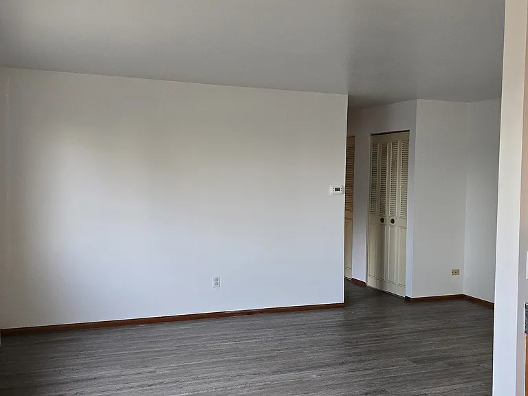 425 S Roosevelt Ave #6 — Photo 3